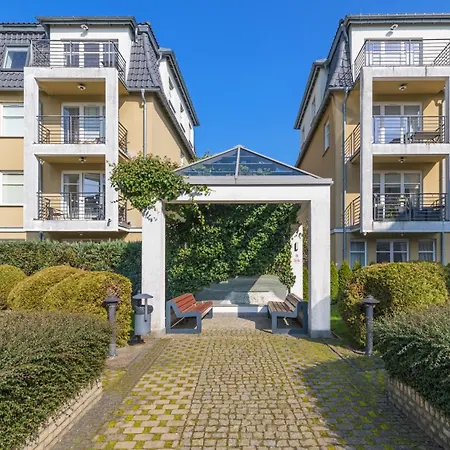 Parkur, Sun & Snow *